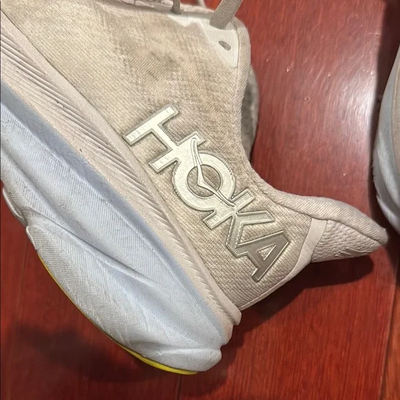 White Hoka Clifton 9 Running Shoes Women's 6 - Picture 8 of 8